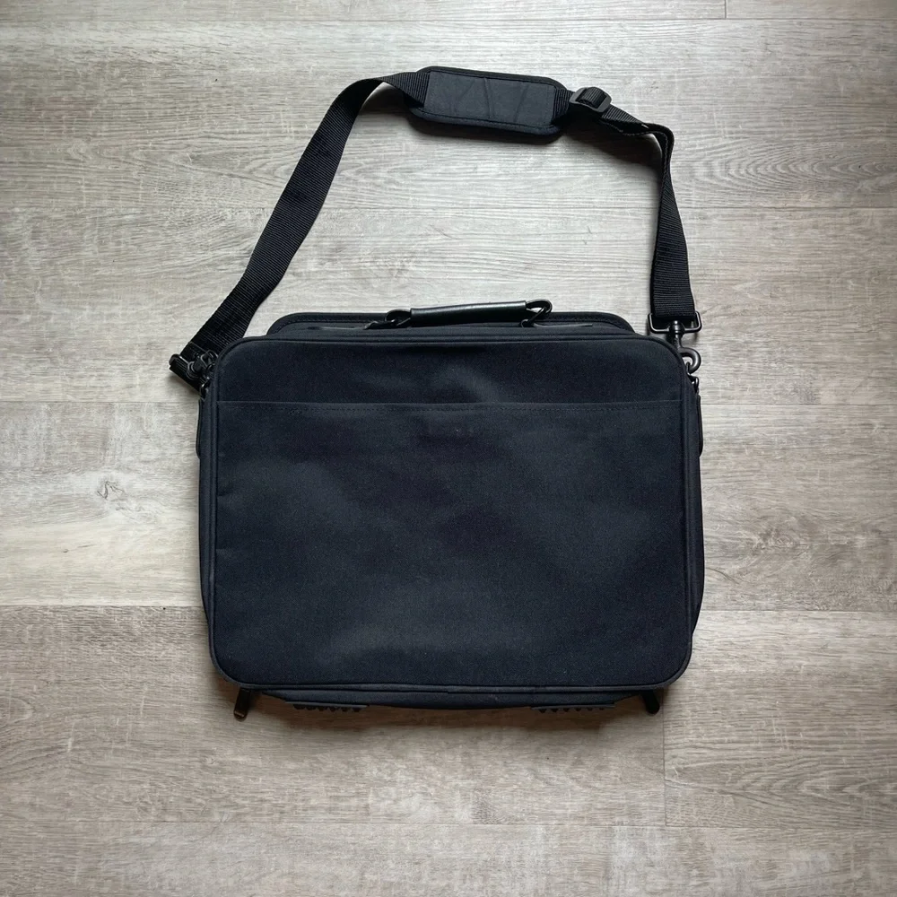 Targus Black Padded Laptop Computer Bag